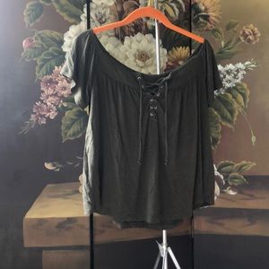 American Eagle off the shoulder top !